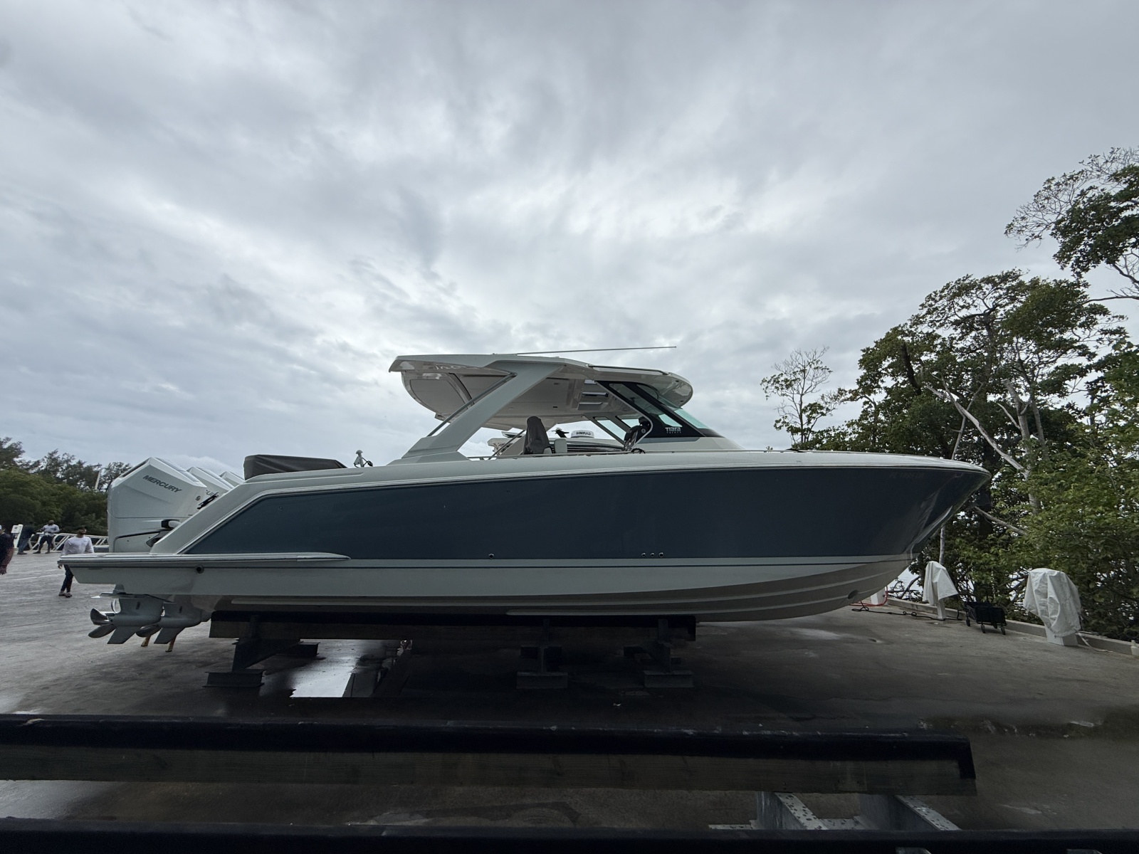 2025 Tiara Yachts 38LS