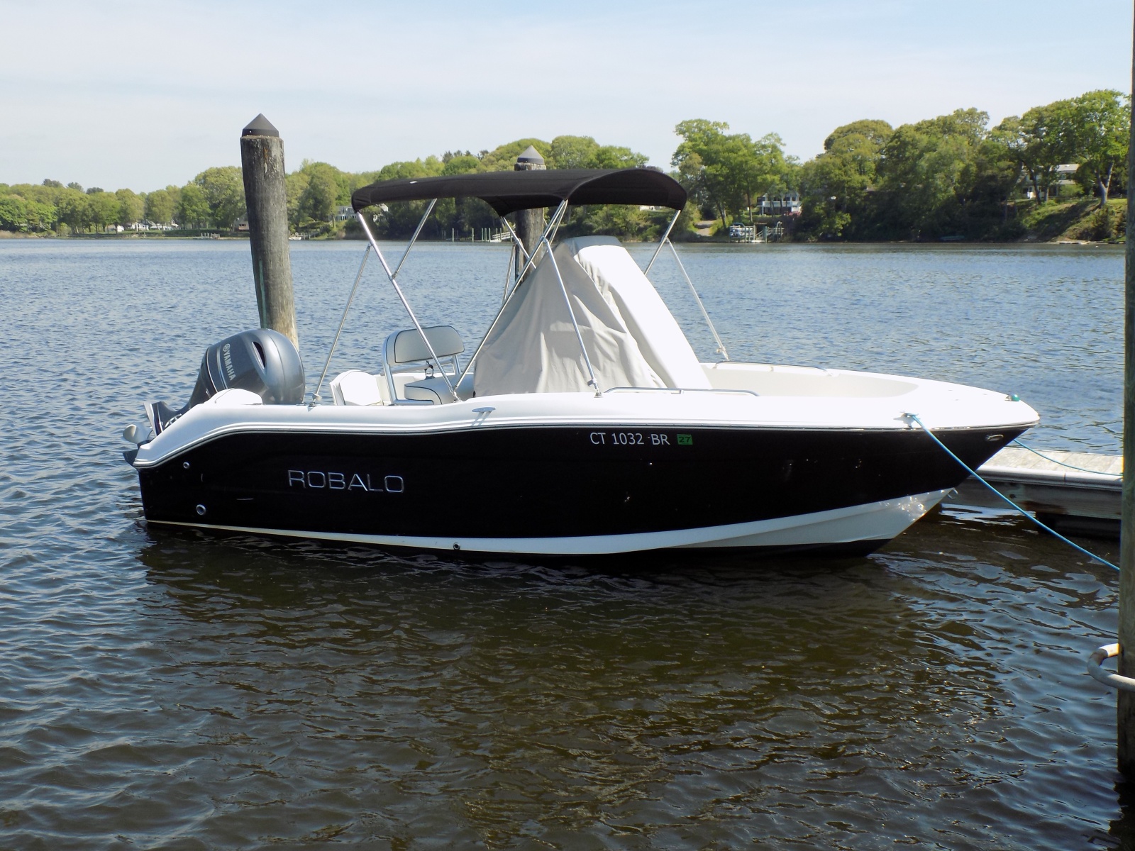 Starboard view, with console cover