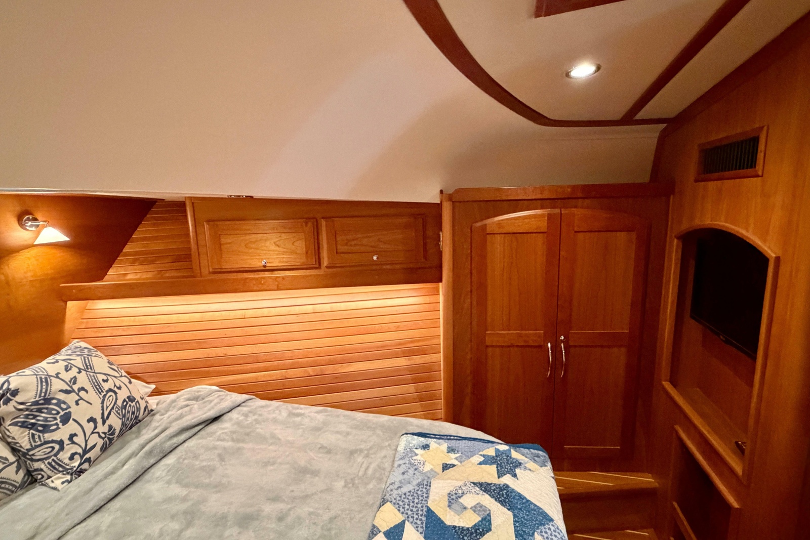 2016 Sabre 48 Salon Express
