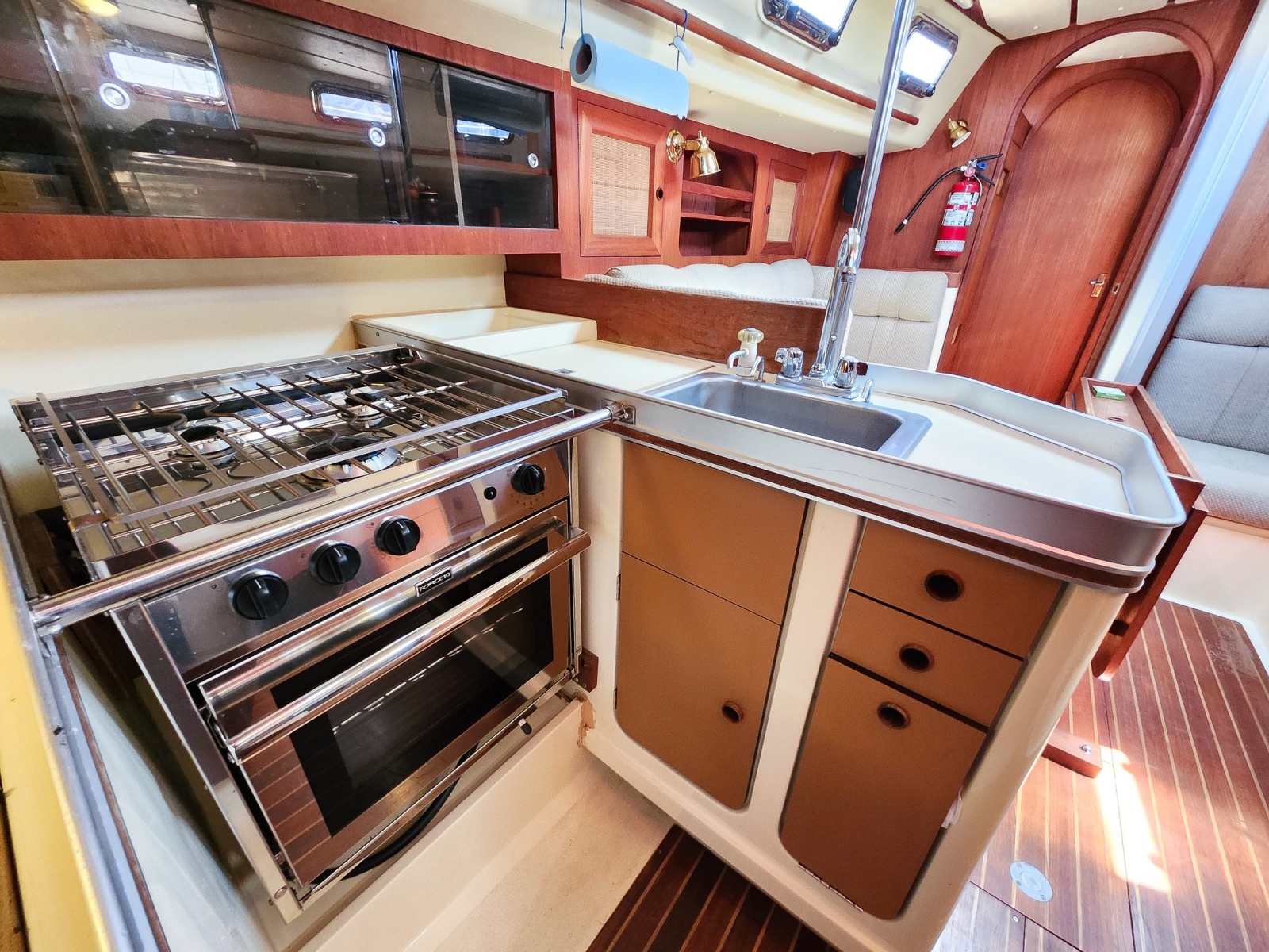1982 Canadian Sailcraft CS-36