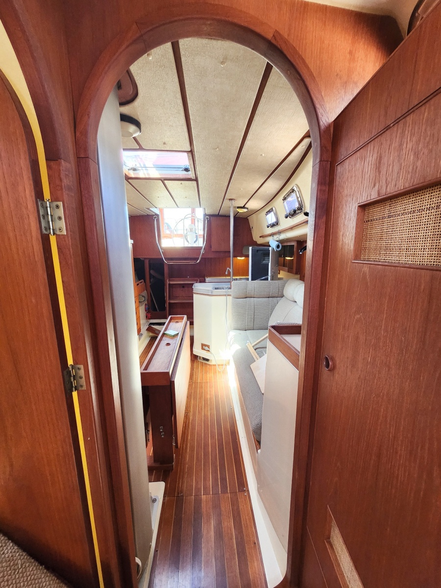 1982 Canadian Sailcraft CS-36