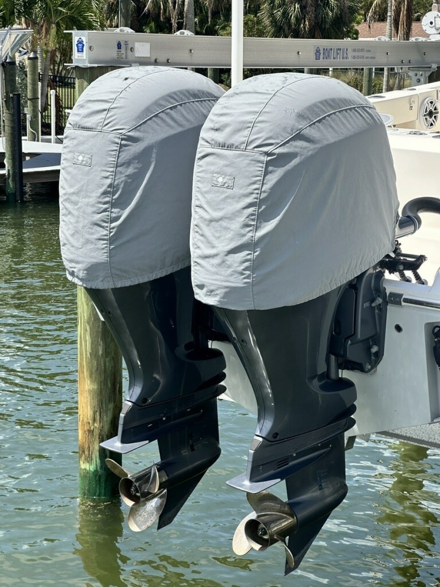 2021 Cobia 240 CC