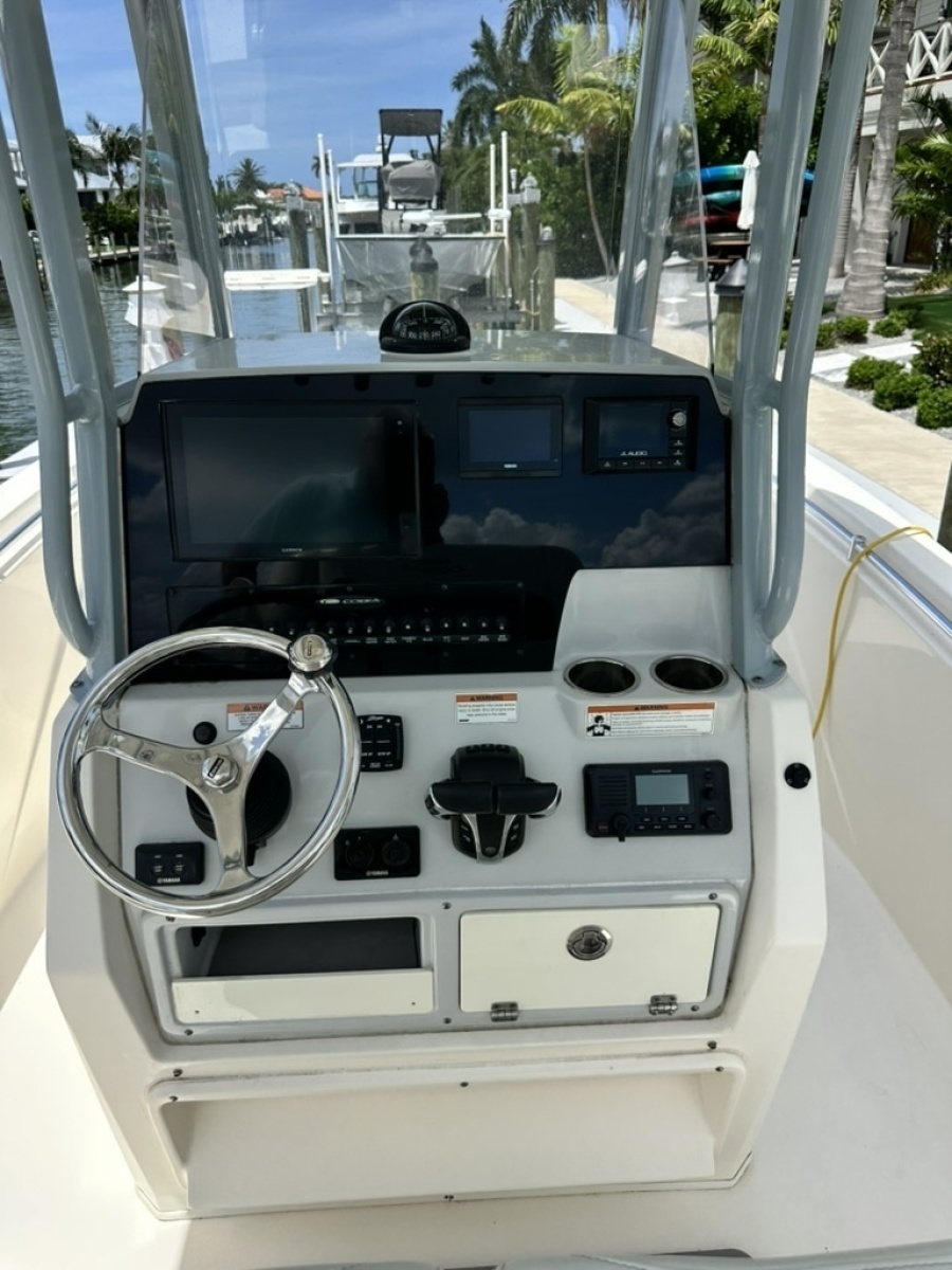 2021 Cobia 240 CC
