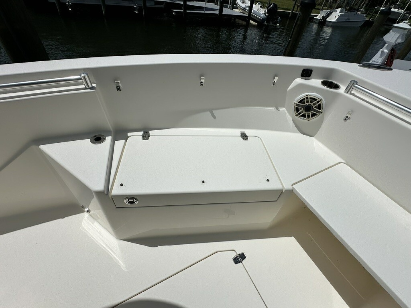 2021 Cobia 240 CC
