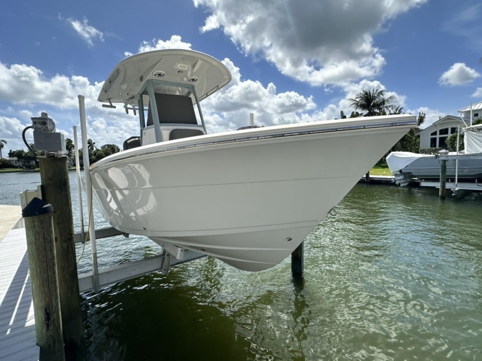 2021 Cobia 240 CC