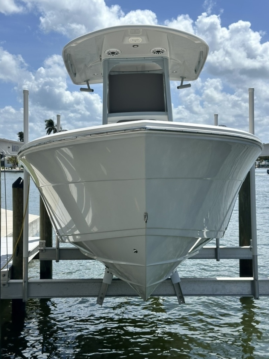 2021 Cobia 240 CC