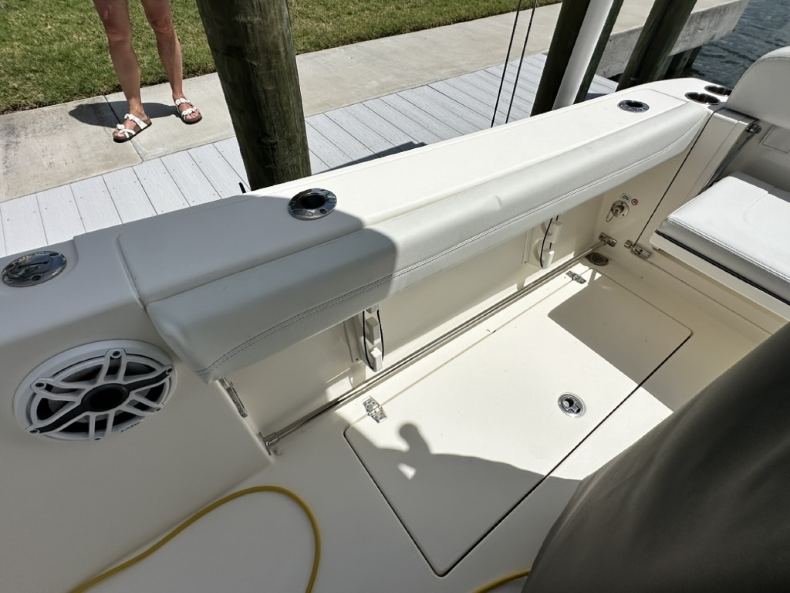 2021 Cobia 240 CC