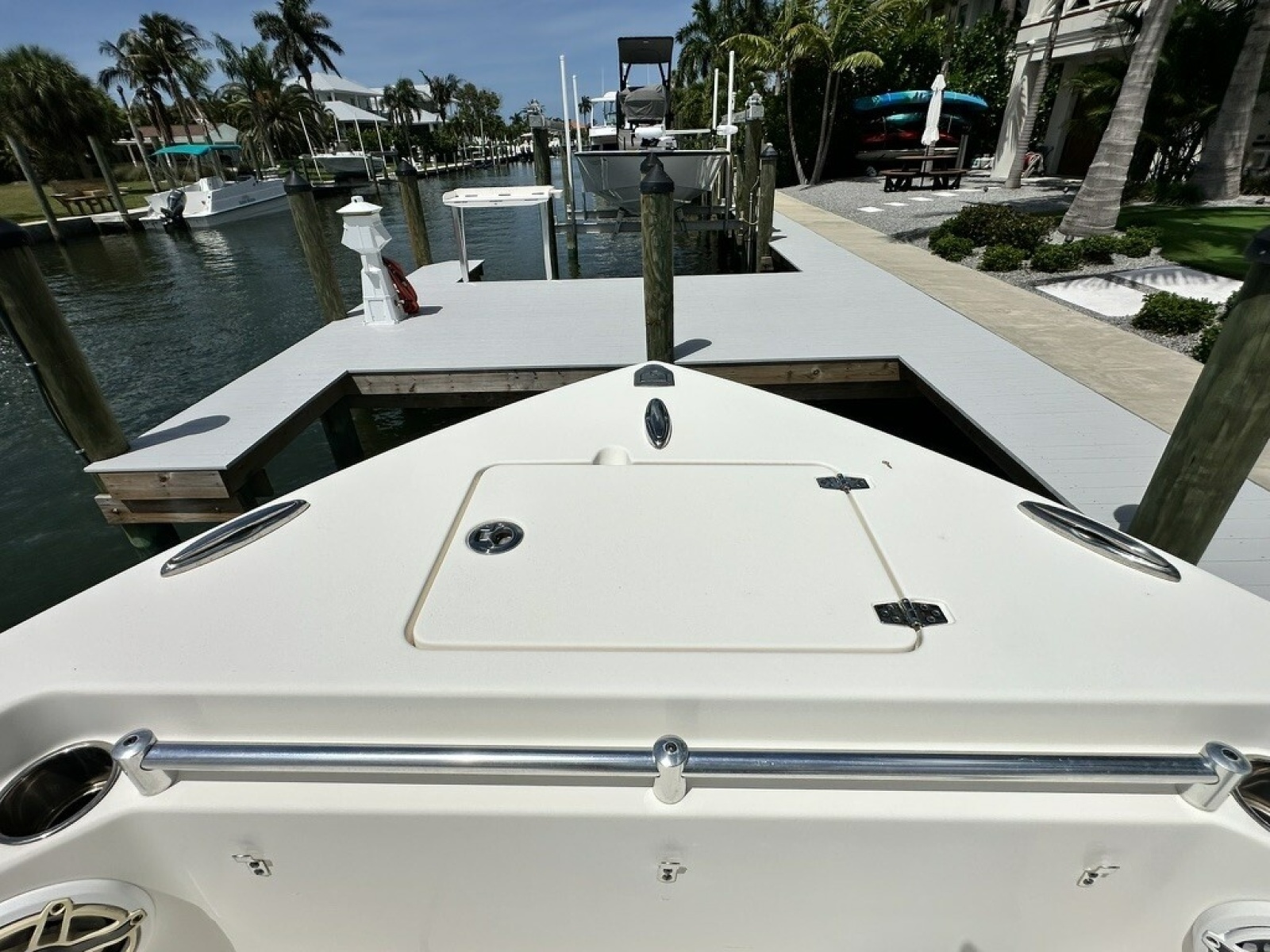 2021 Cobia 240 CC