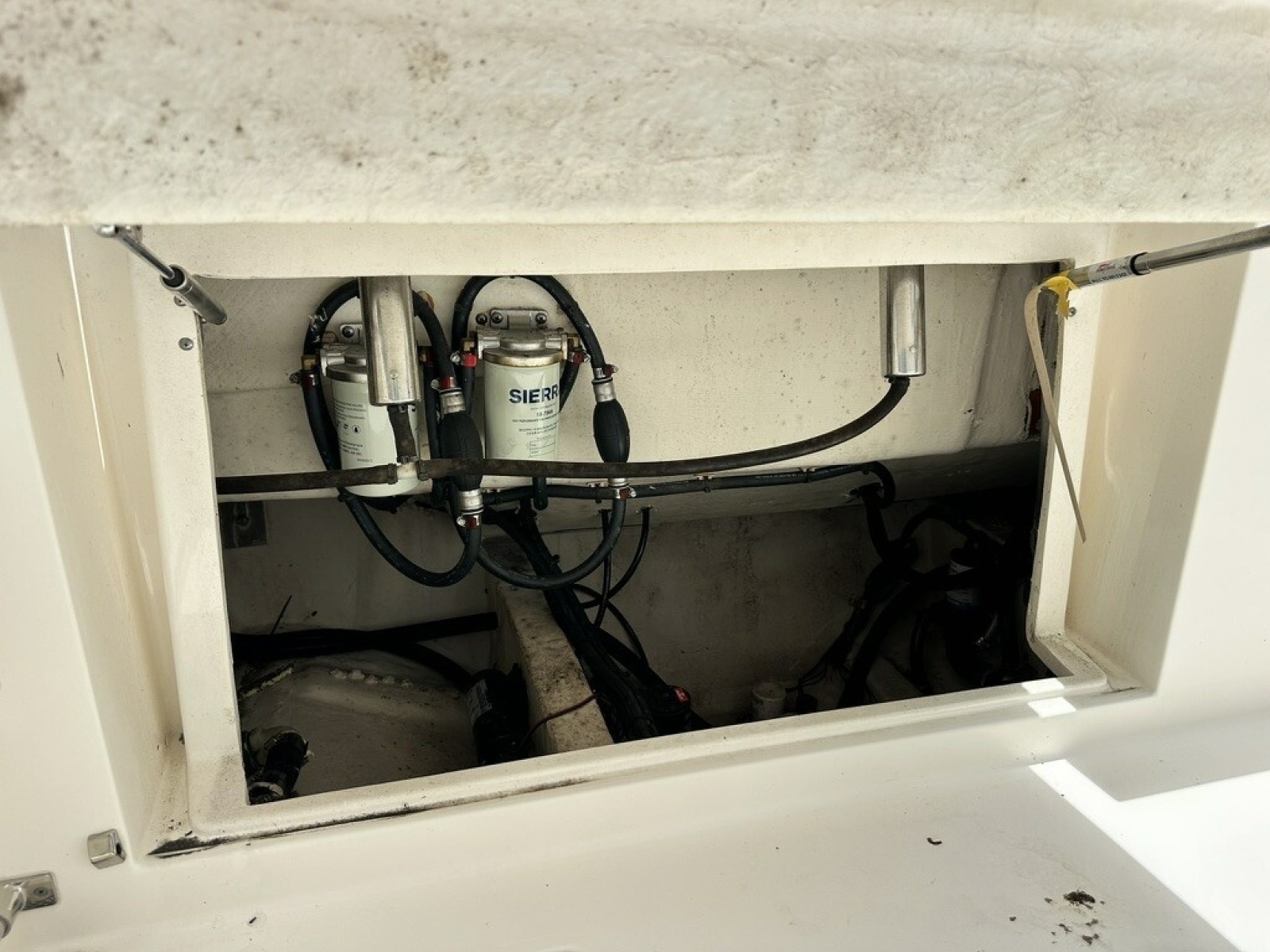 2021 Cobia 240 CC