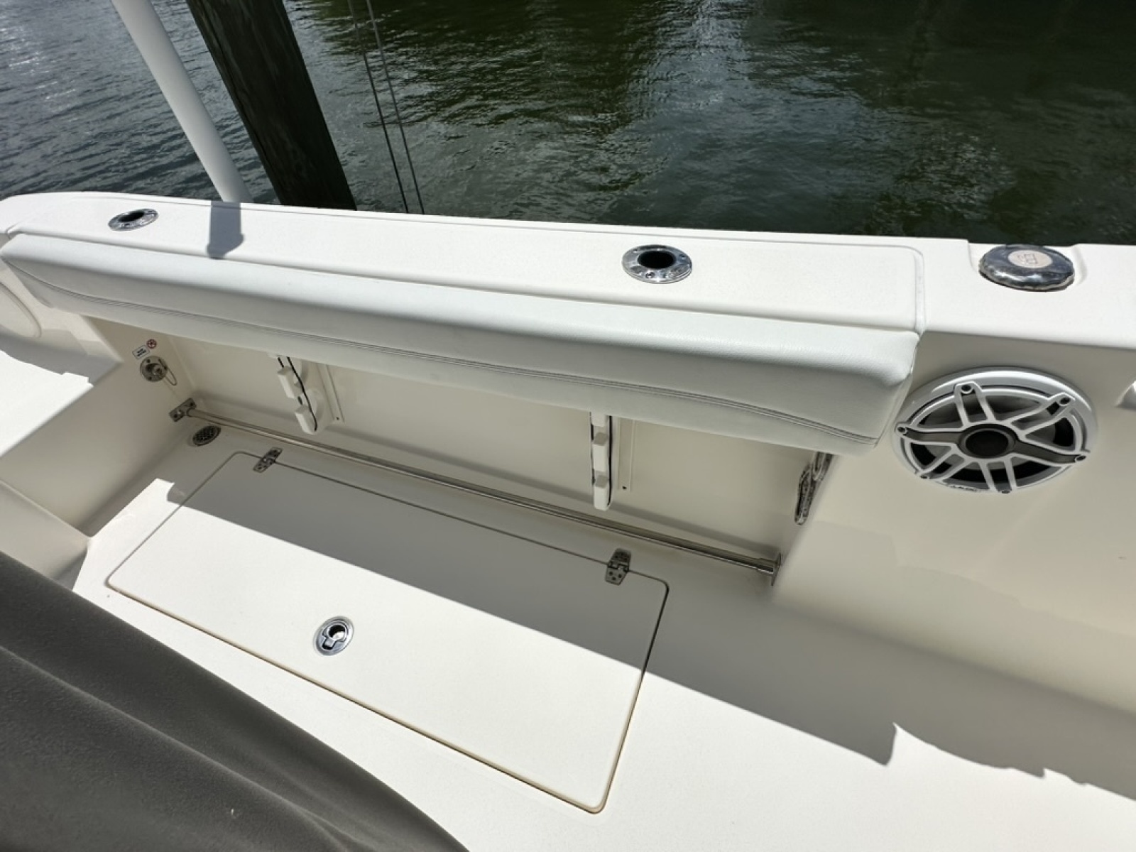 2021 Cobia 240 CC