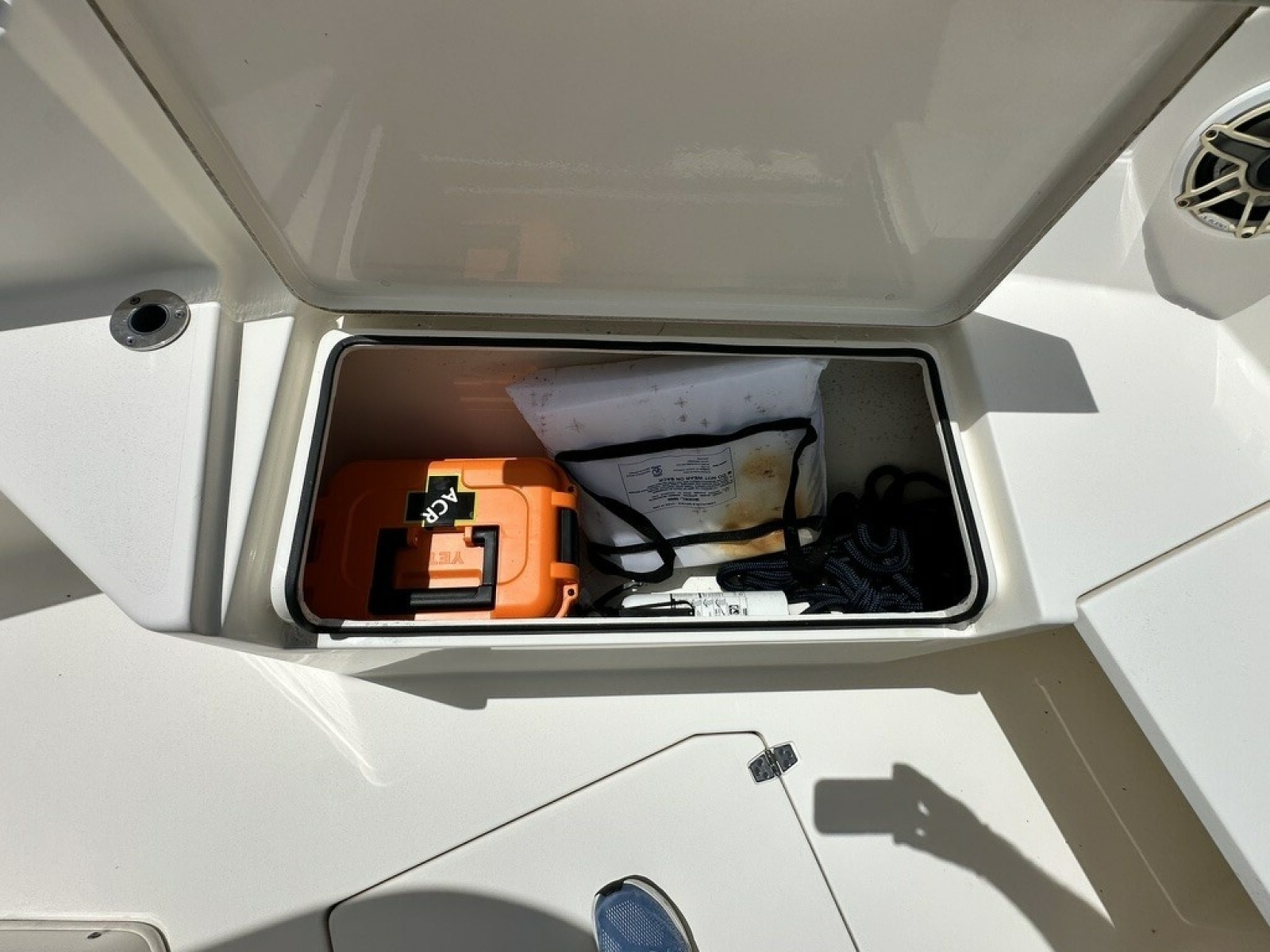 2021 Cobia 240 CC