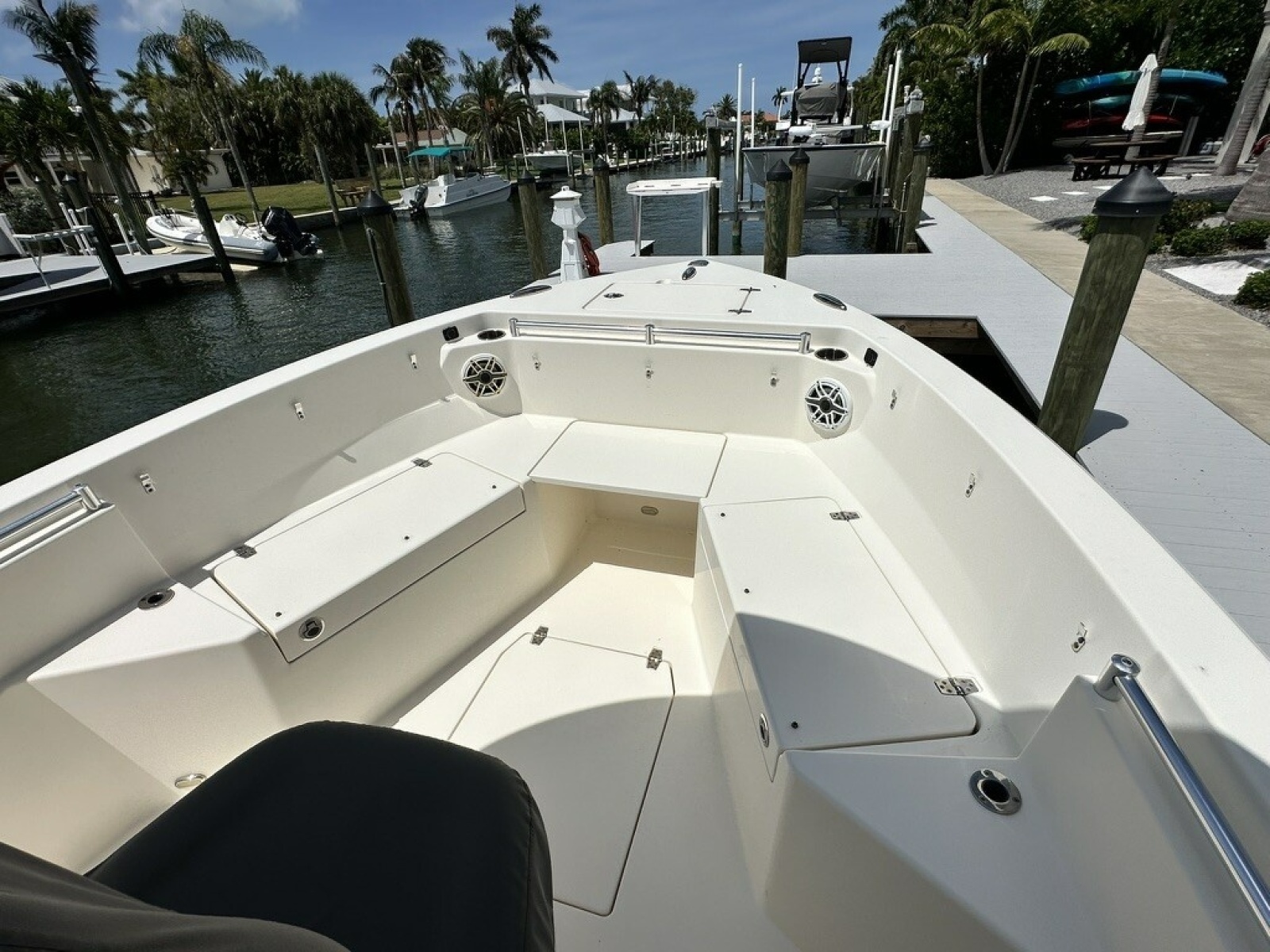 2021 Cobia 240 CC