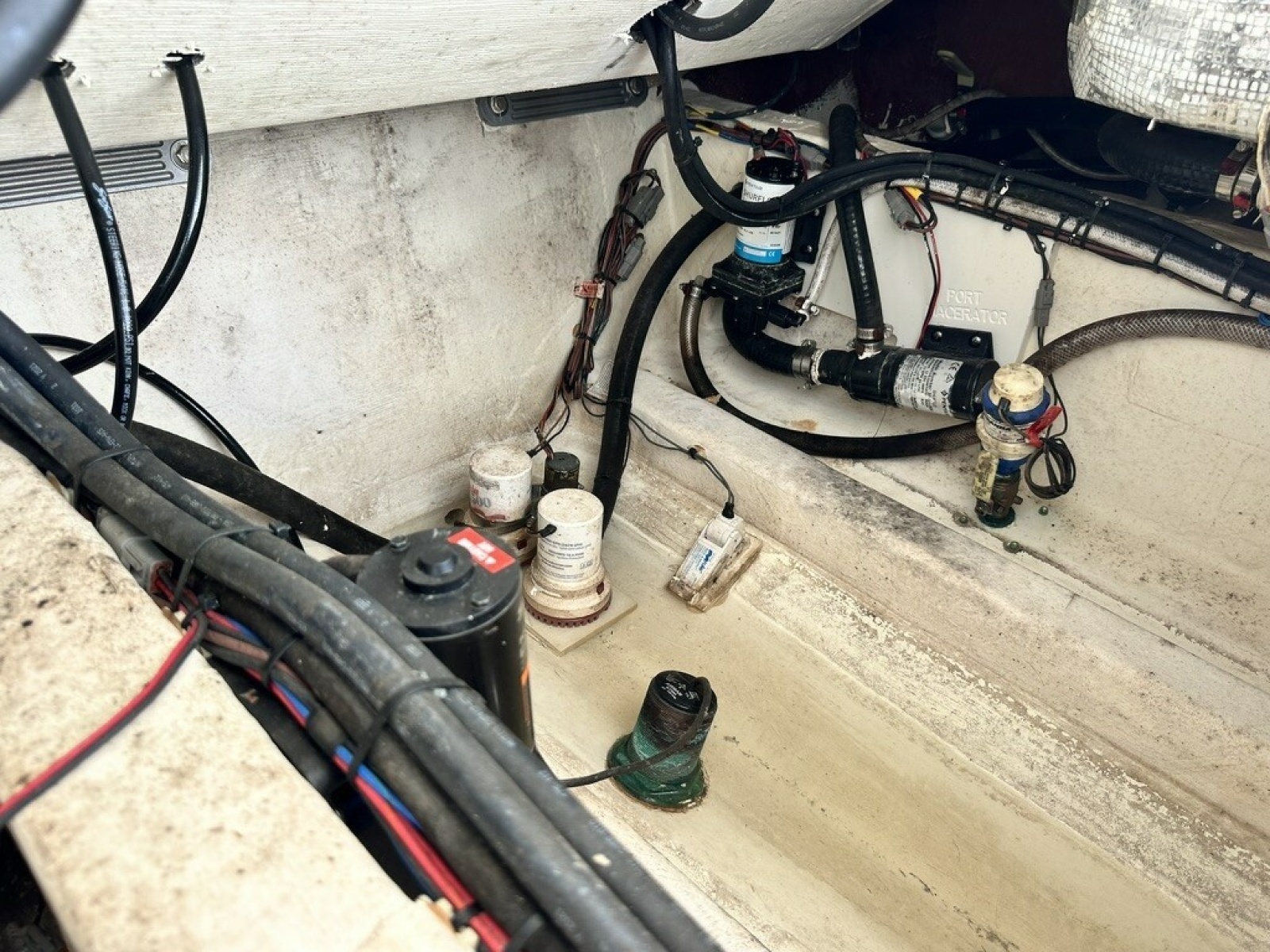 2021 Cobia 240 CC