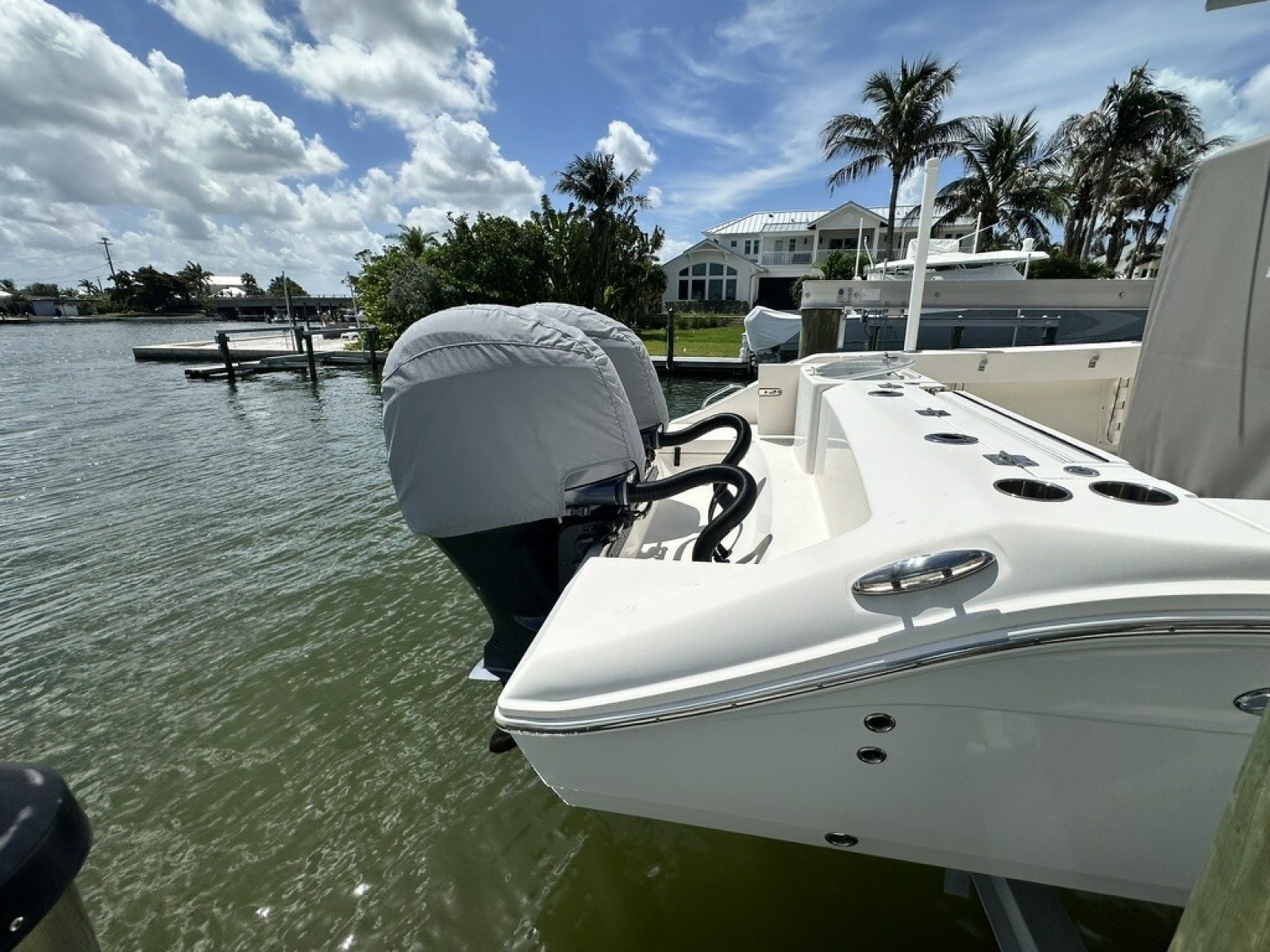 2021 Cobia 240 CC