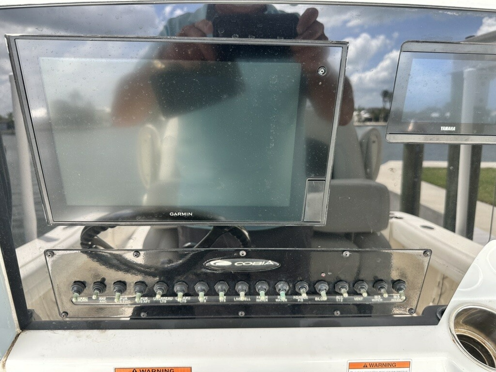 2021 Cobia 240 CC