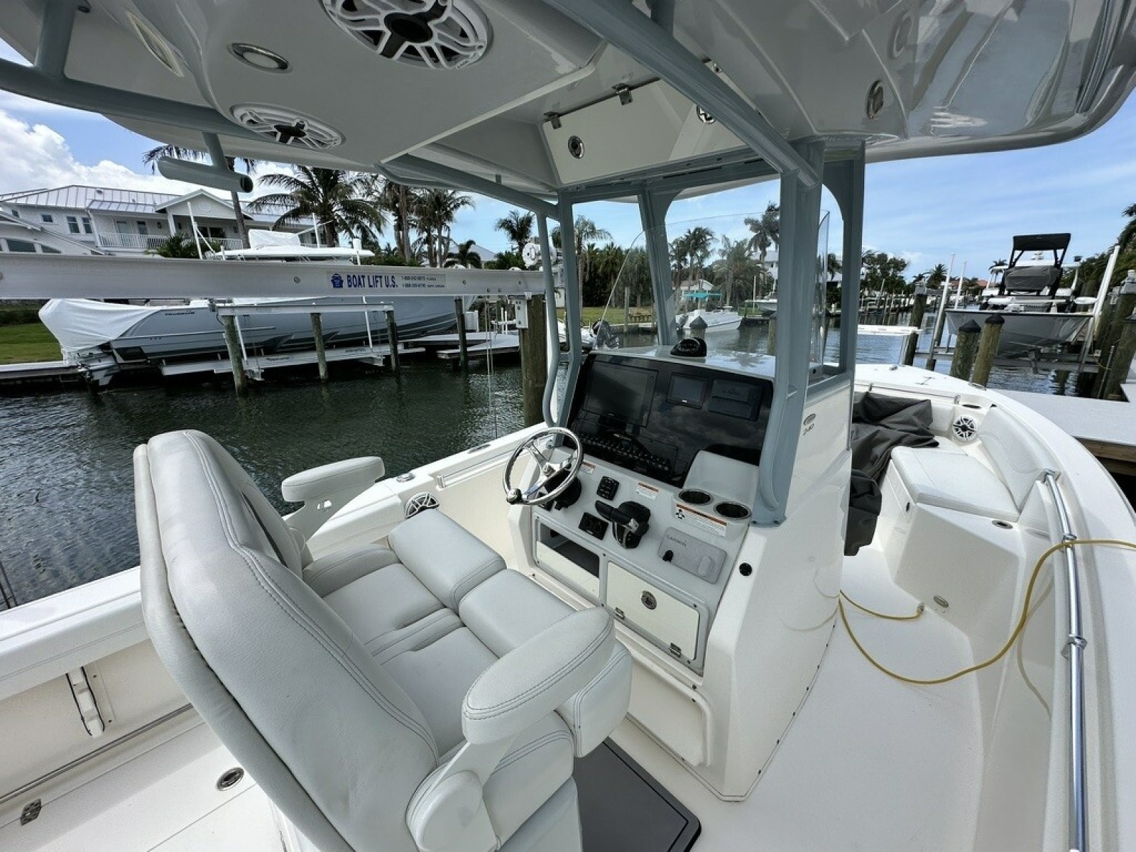 2021 Cobia 240 CC