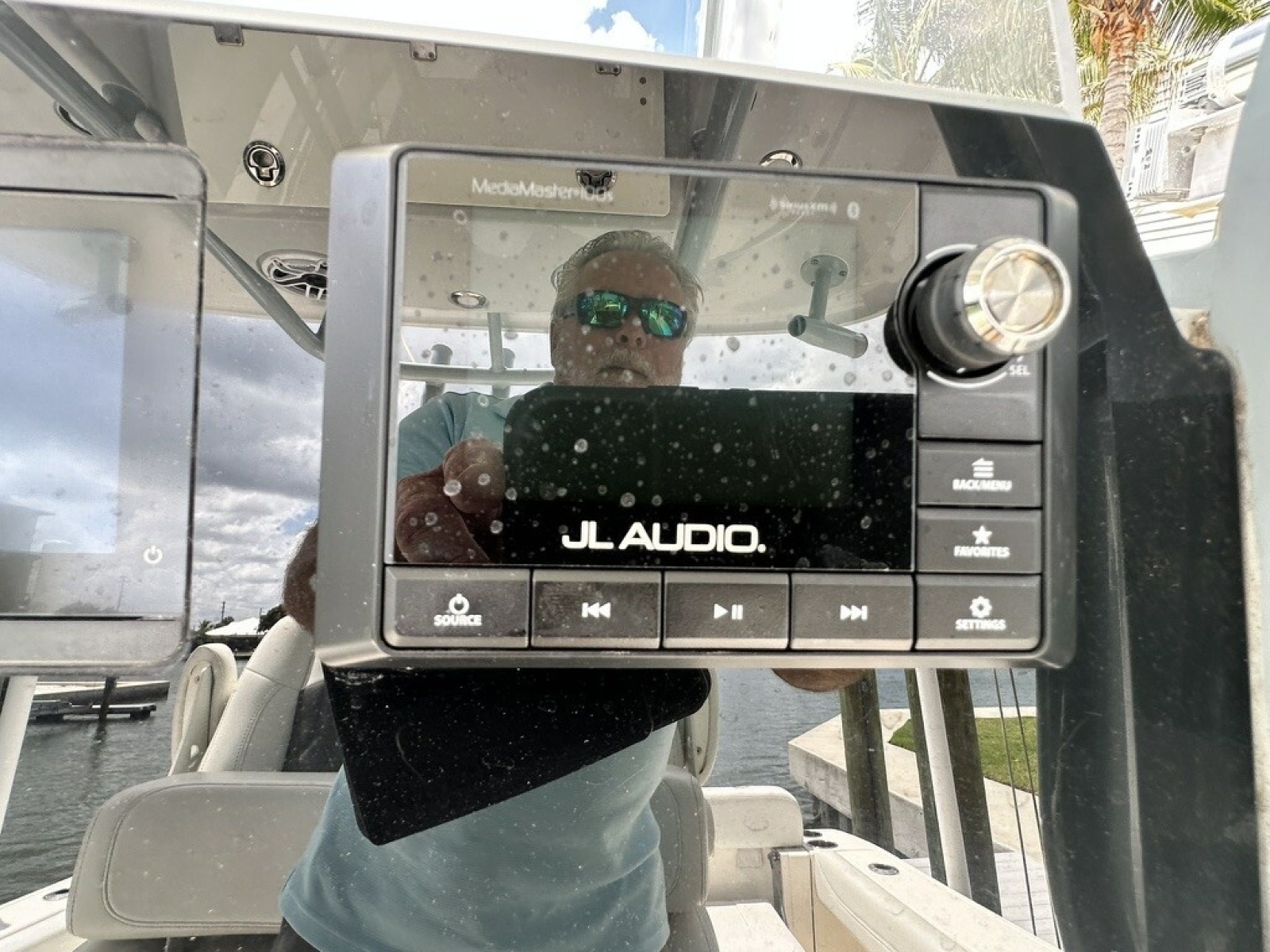 2021 Cobia 240 CC