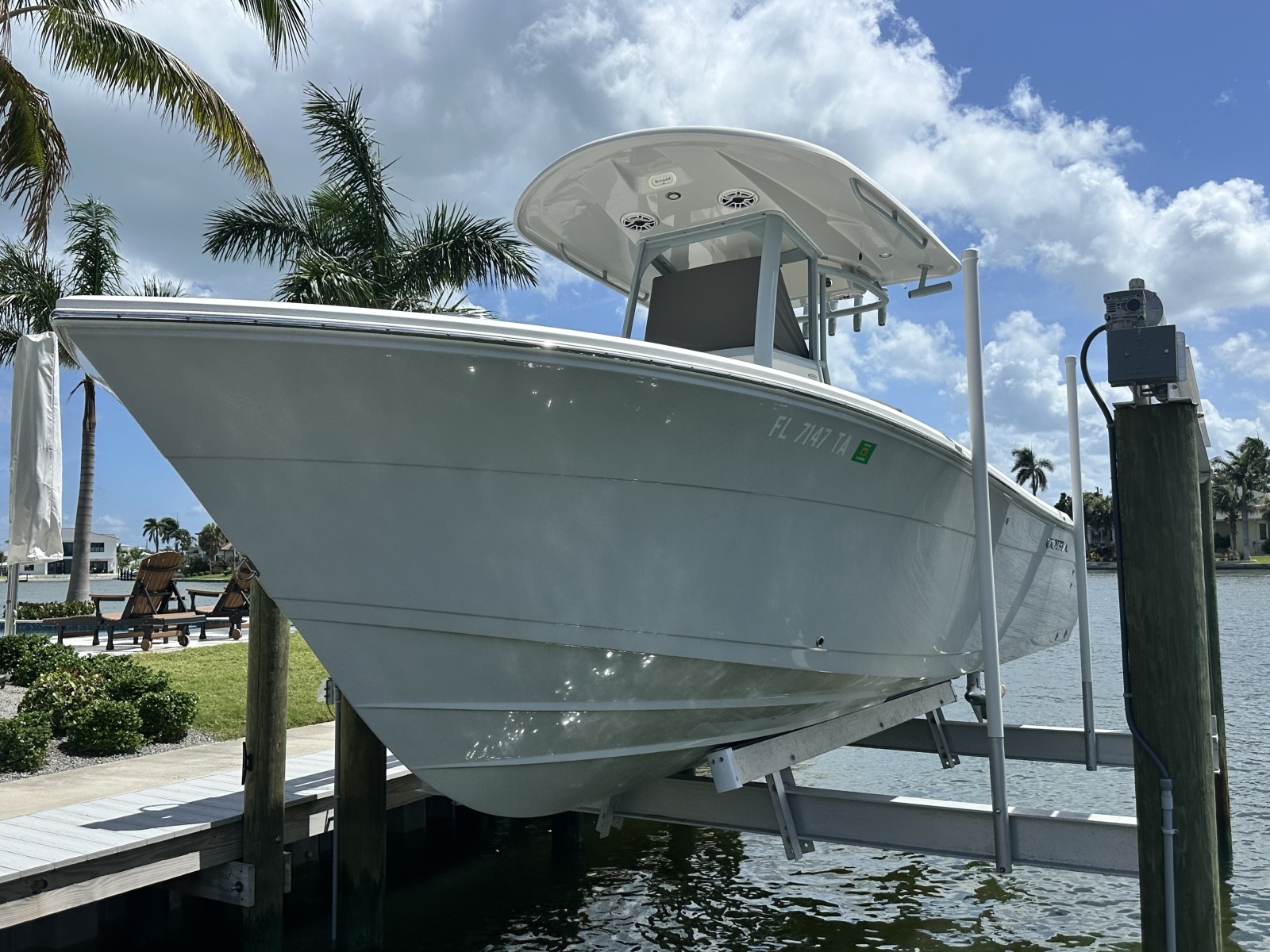 2021 Cobia 240 CC