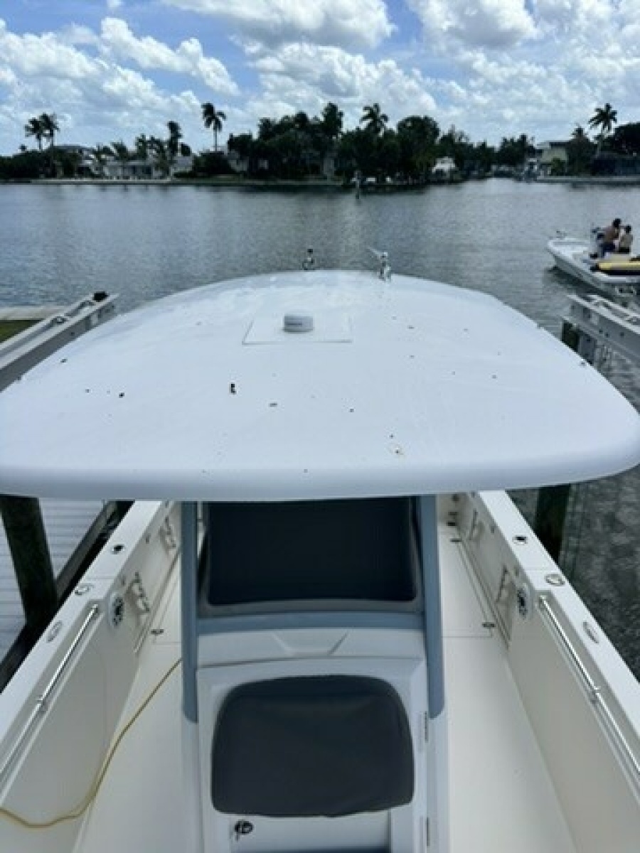 2021 Cobia 240 CC