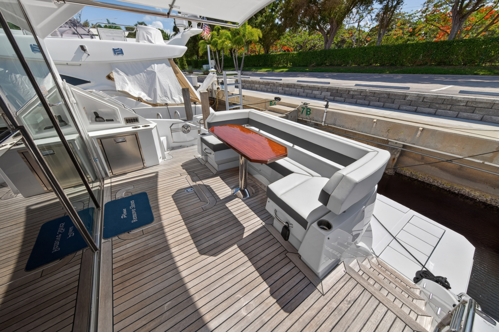 2023 Cruisers Yachts 50 CANTIUS
