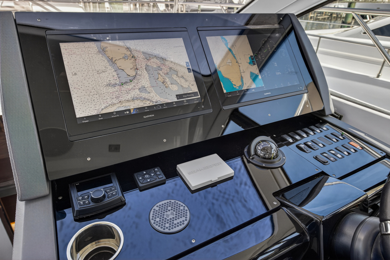 2023 Cruisers Yachts 50 CANTIUS