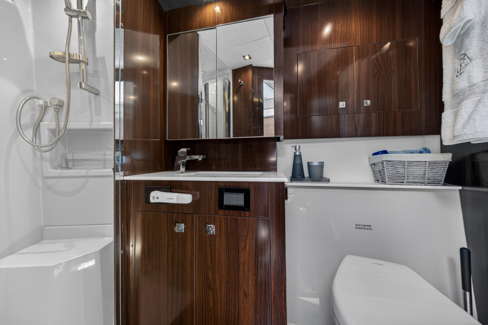 2023 Cruisers Yachts 50 CANTIUS