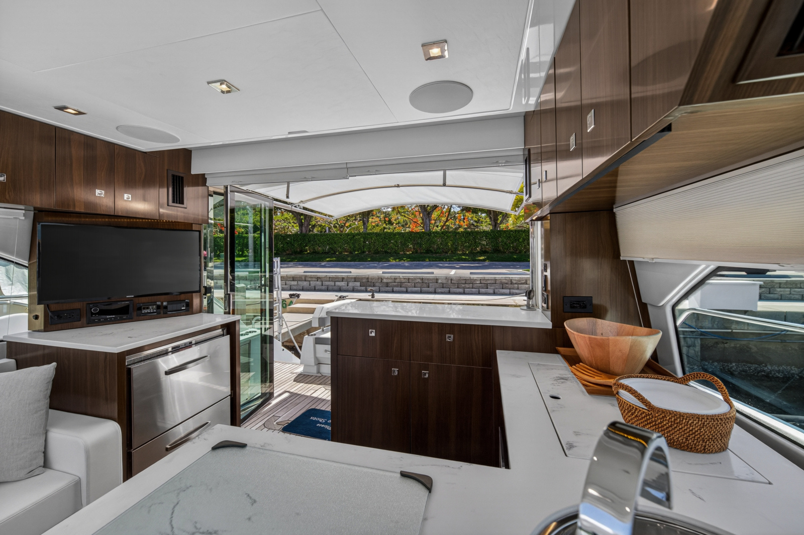 2023 Cruisers Yachts 50 CANTIUS