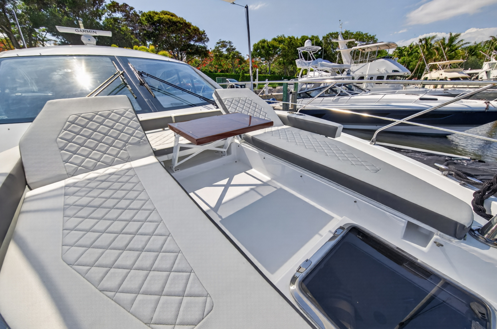 2023 Cruisers Yachts 50 CANTIUS