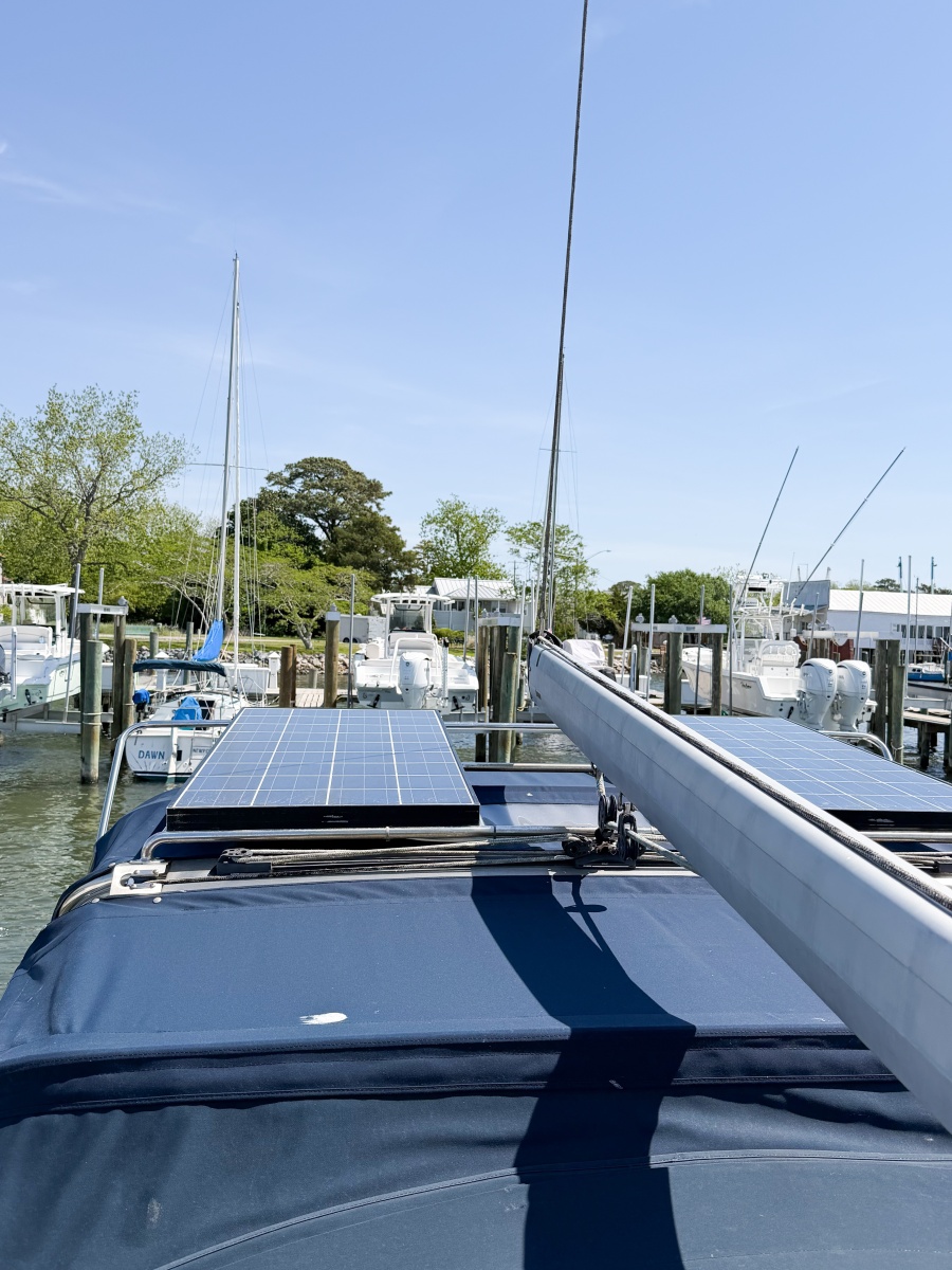 2005 Hunter 36