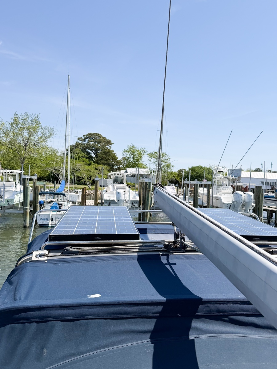 2005 Hunter 36