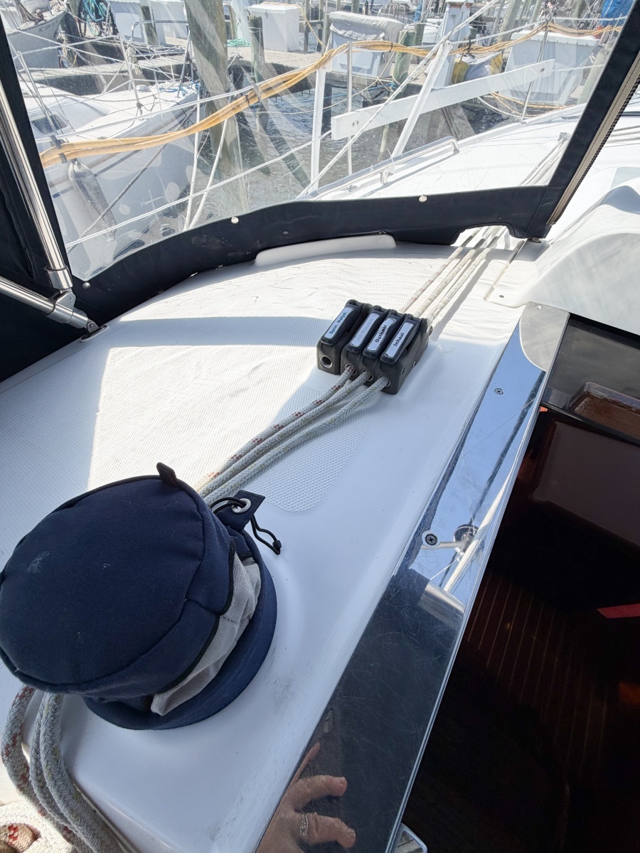 2005 Hunter 36