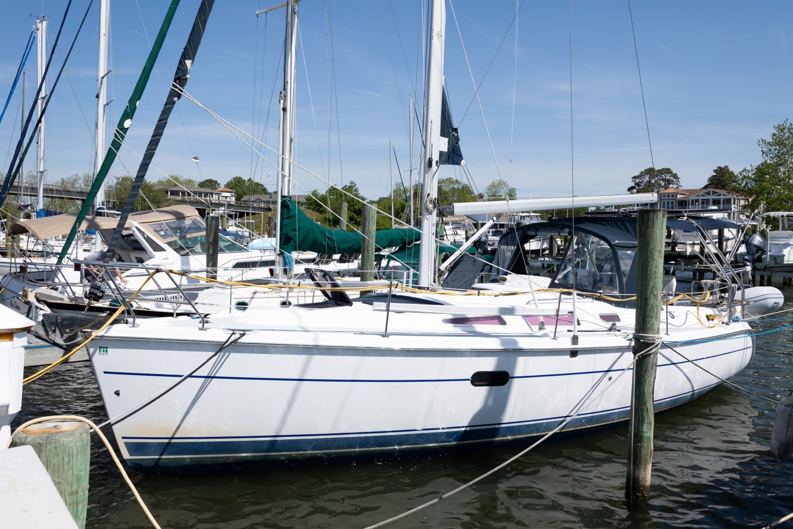 2005 Hunter 36