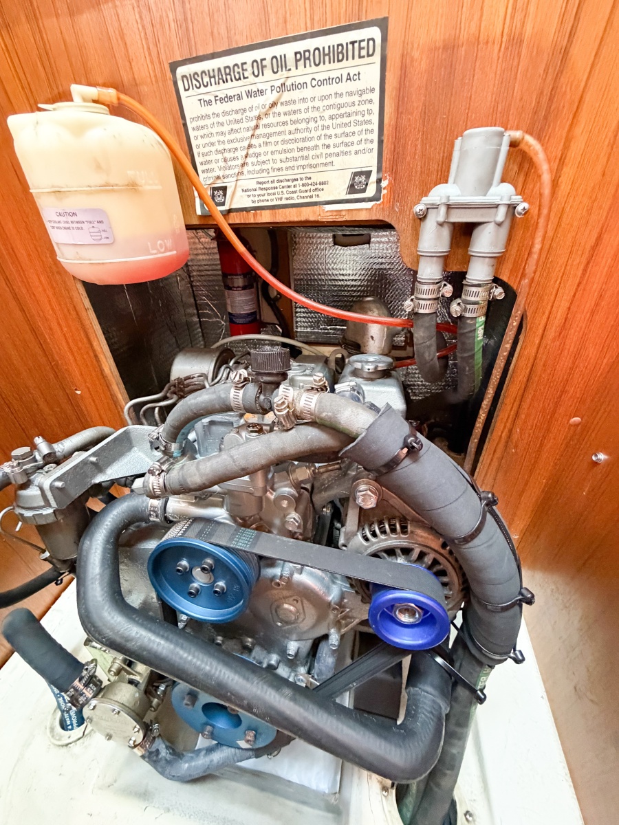 2005 Hunter 36