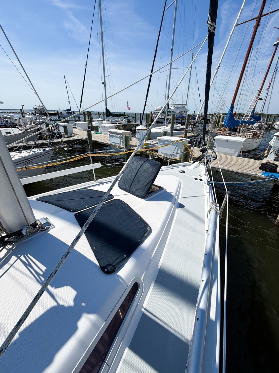 2005 Hunter 36