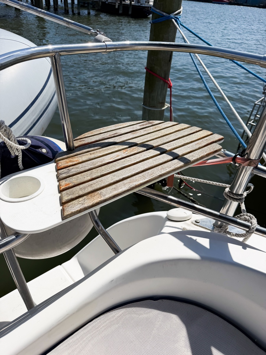 2005 Hunter 36