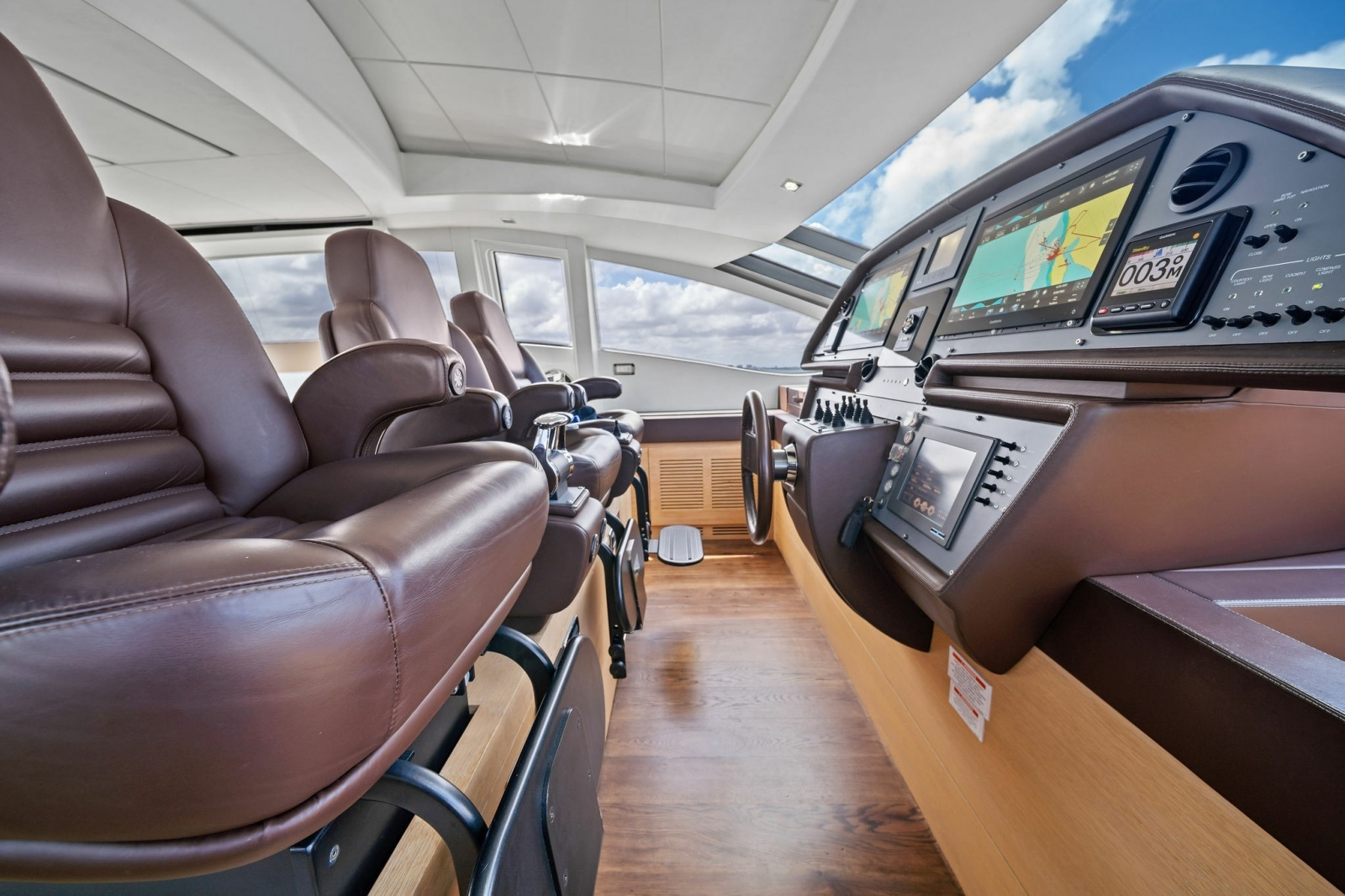 2013 Pershing 82
