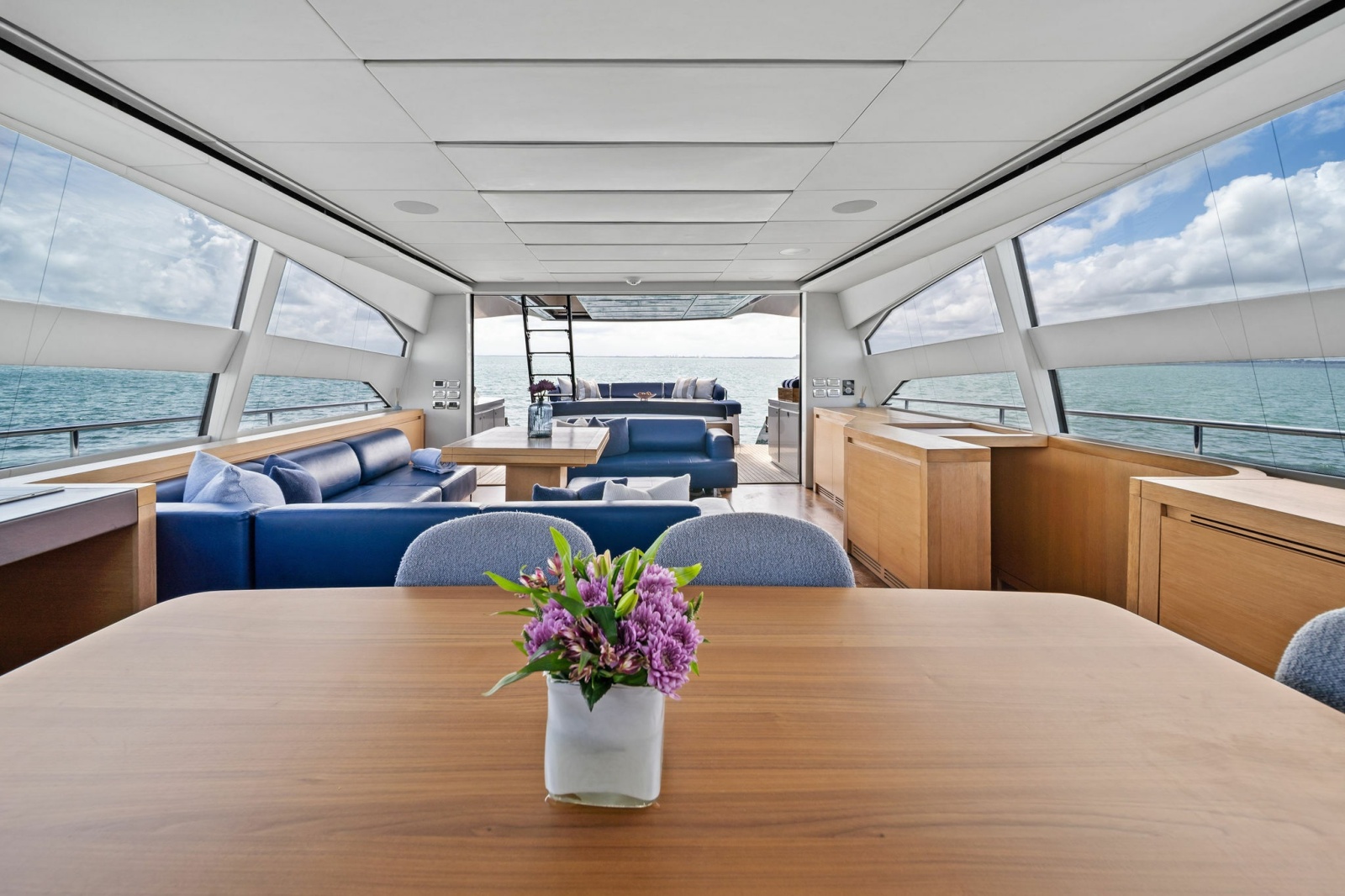 2013 Pershing 82
