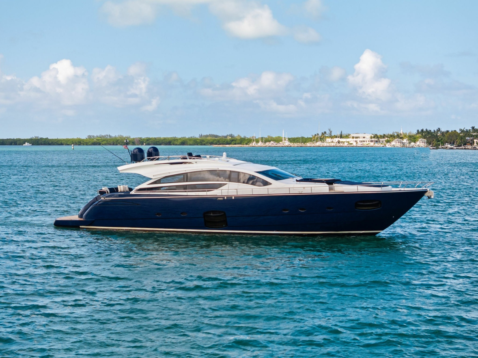 2013 Pershing 82
