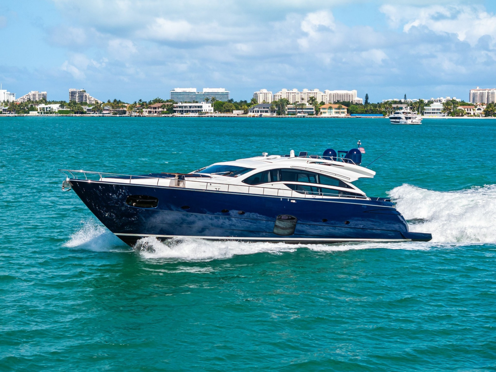2013 Pershing 82