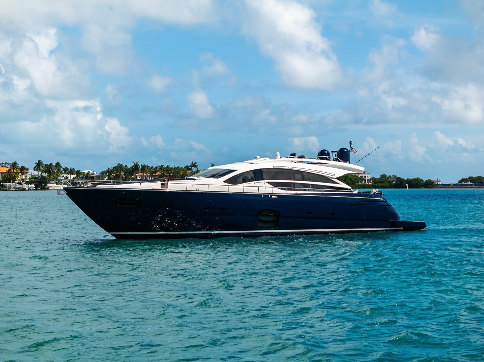 2013 Pershing 82