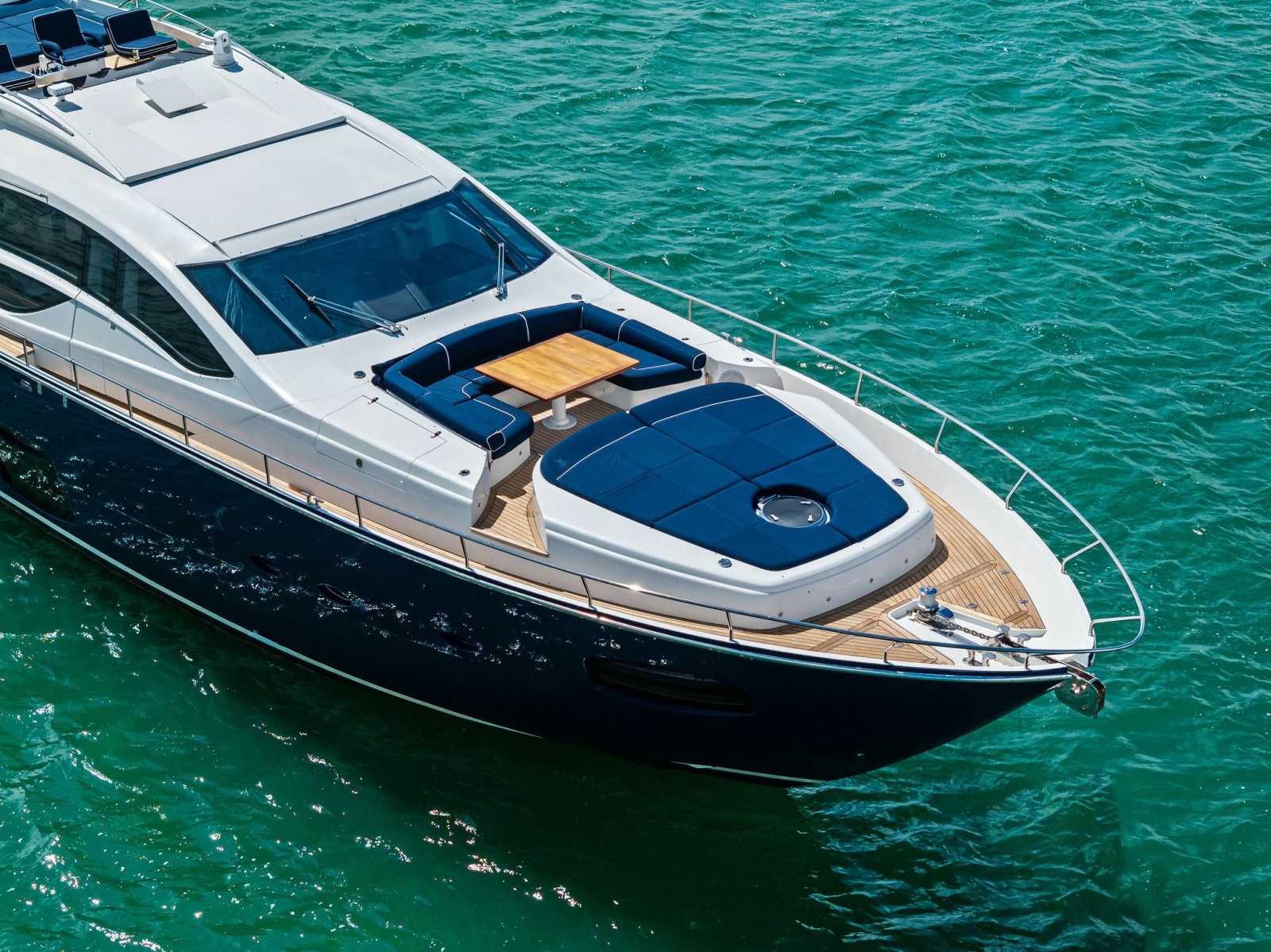 2013 Pershing 82