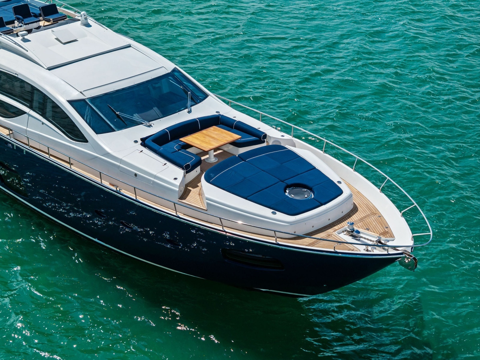 2013 Pershing 82