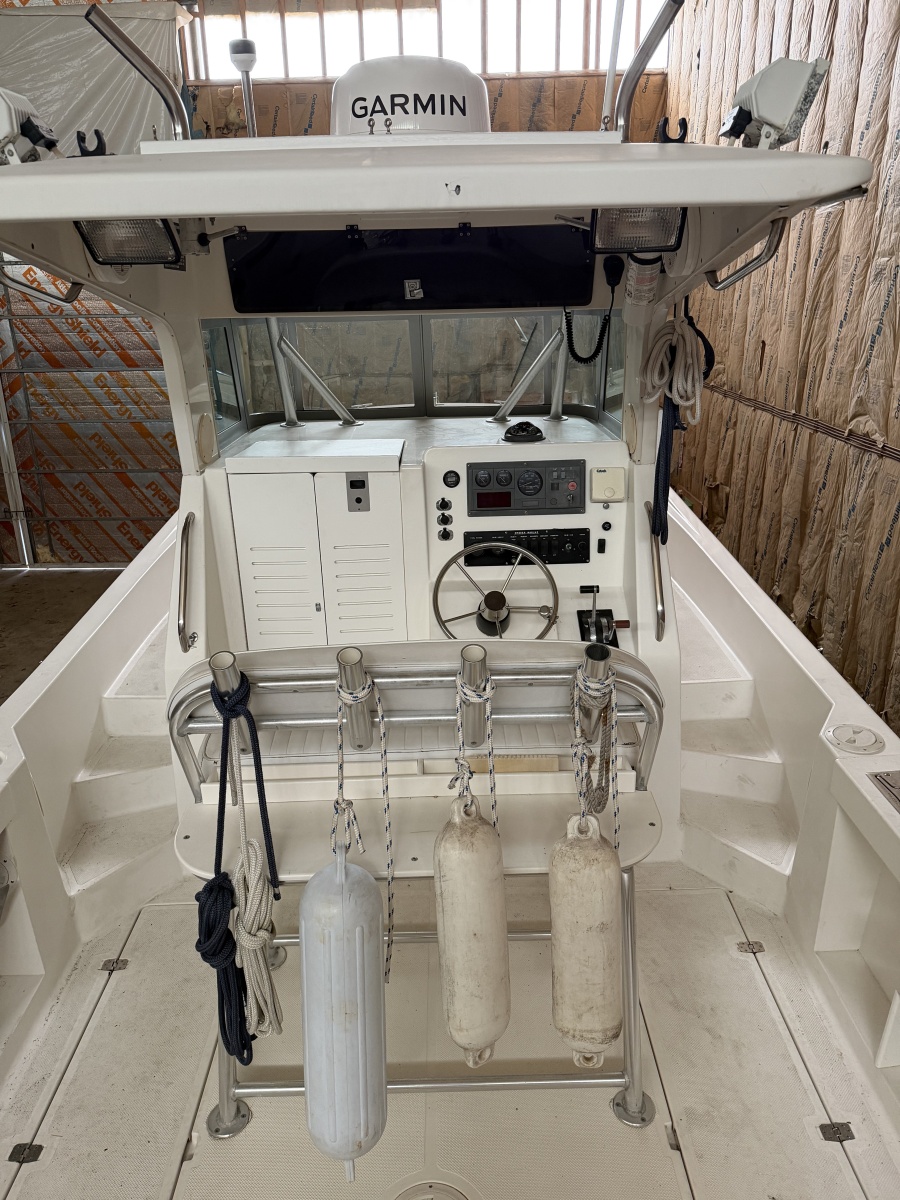 Helm, Top, Bench seat with rod holders