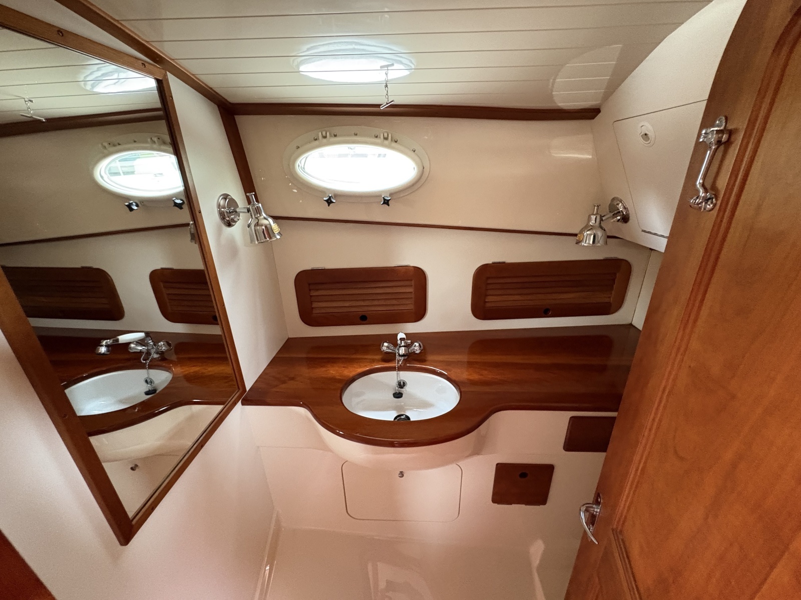 Sassy 36ft Hinckley Yacht For Sale