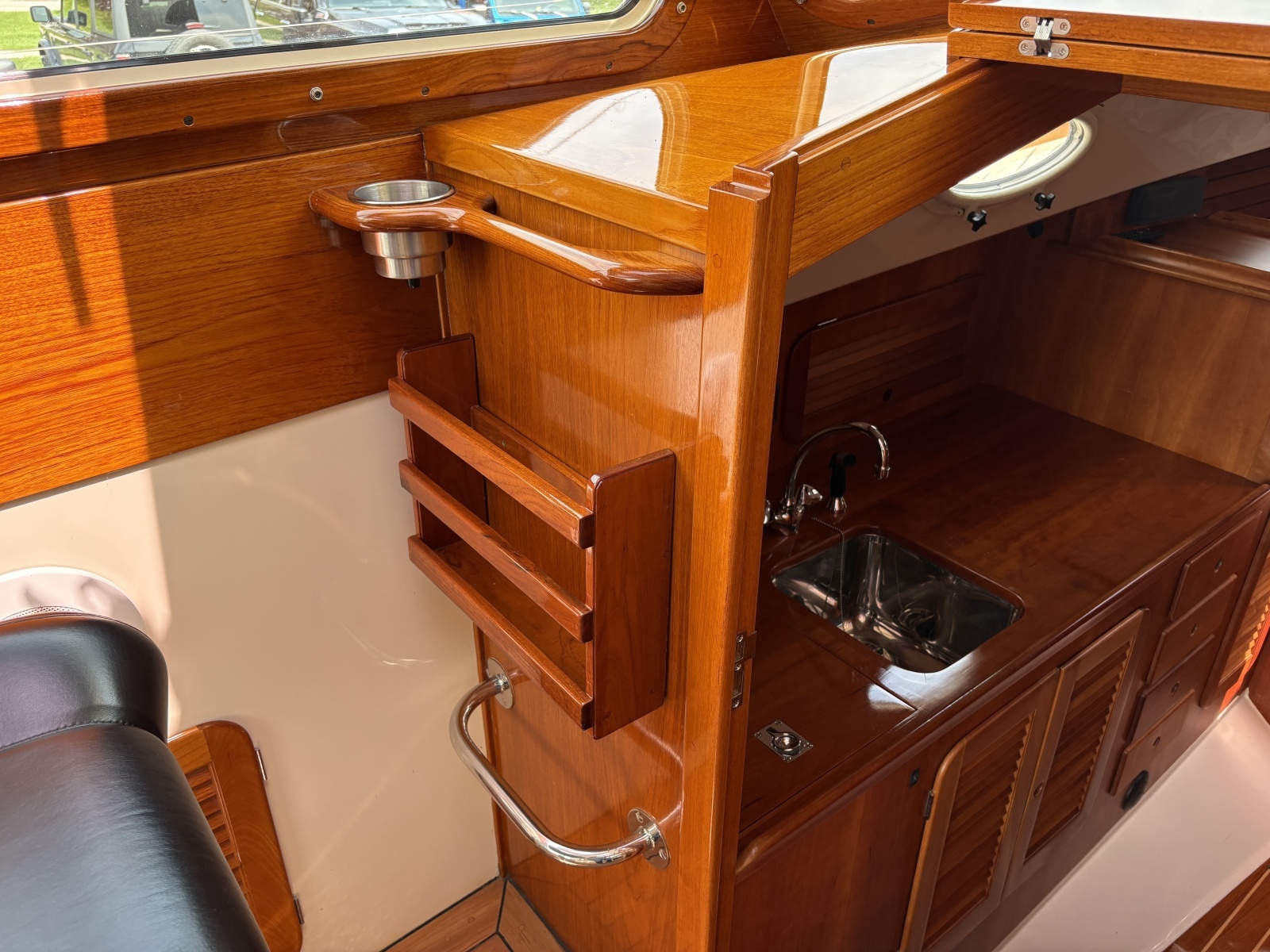 Sassy 36ft Hinckley Yacht For Sale