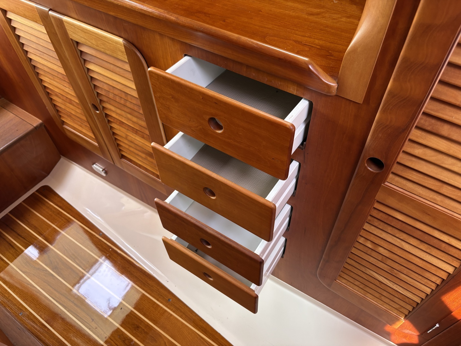 Sassy 36ft Hinckley Yacht For Sale