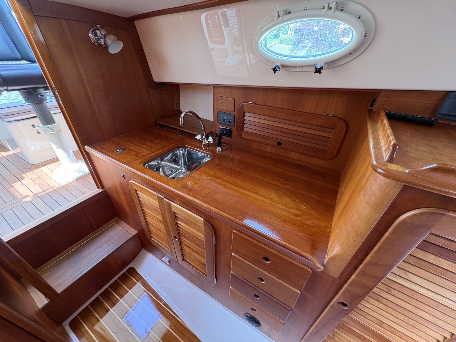Sassy 36ft Hinckley Yacht For Sale