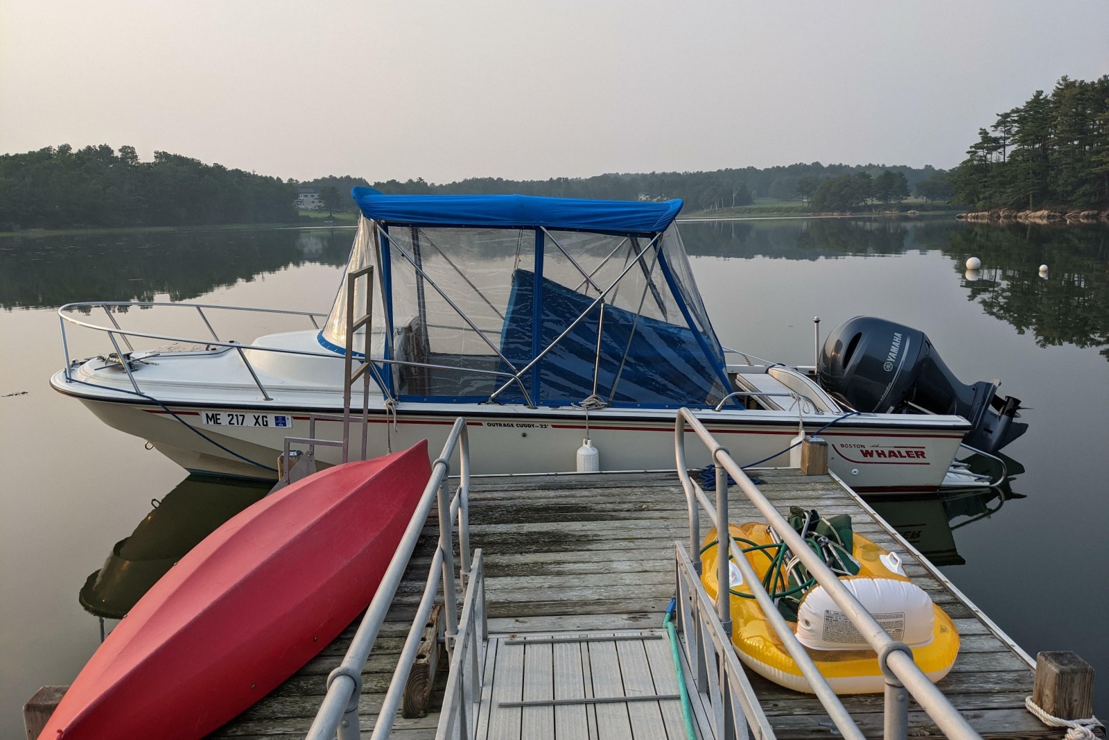 1990 Boston Whaler Outrage Cuddy