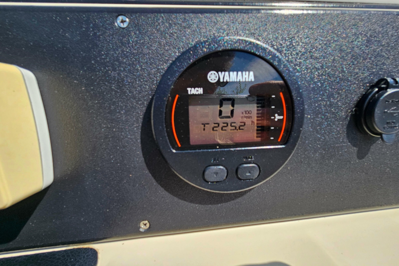 1990 Boston Whaler Outrage Cuddy