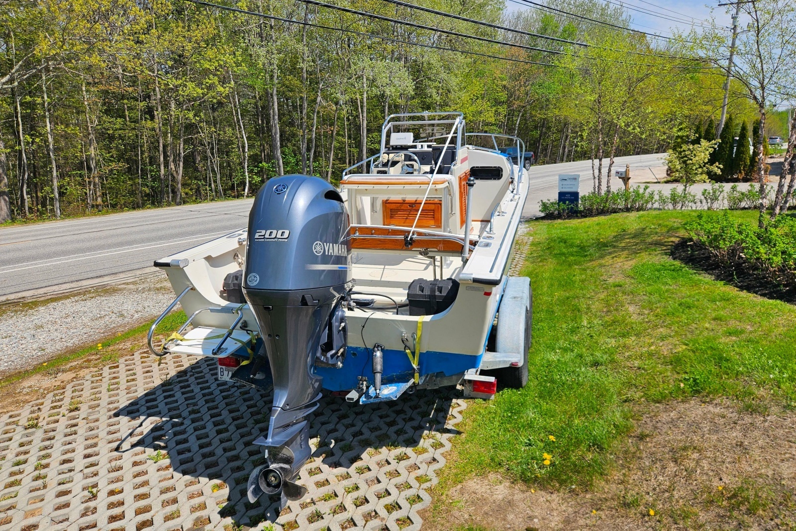 1990 Boston Whaler Outrage Cuddy